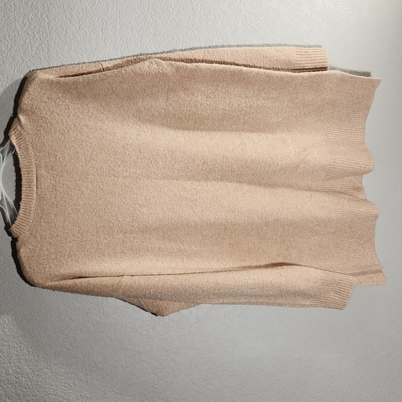 a.n.a Sweater Womens Size M Tan Fuzzy Tunic Long Top - Picture 4 of 9